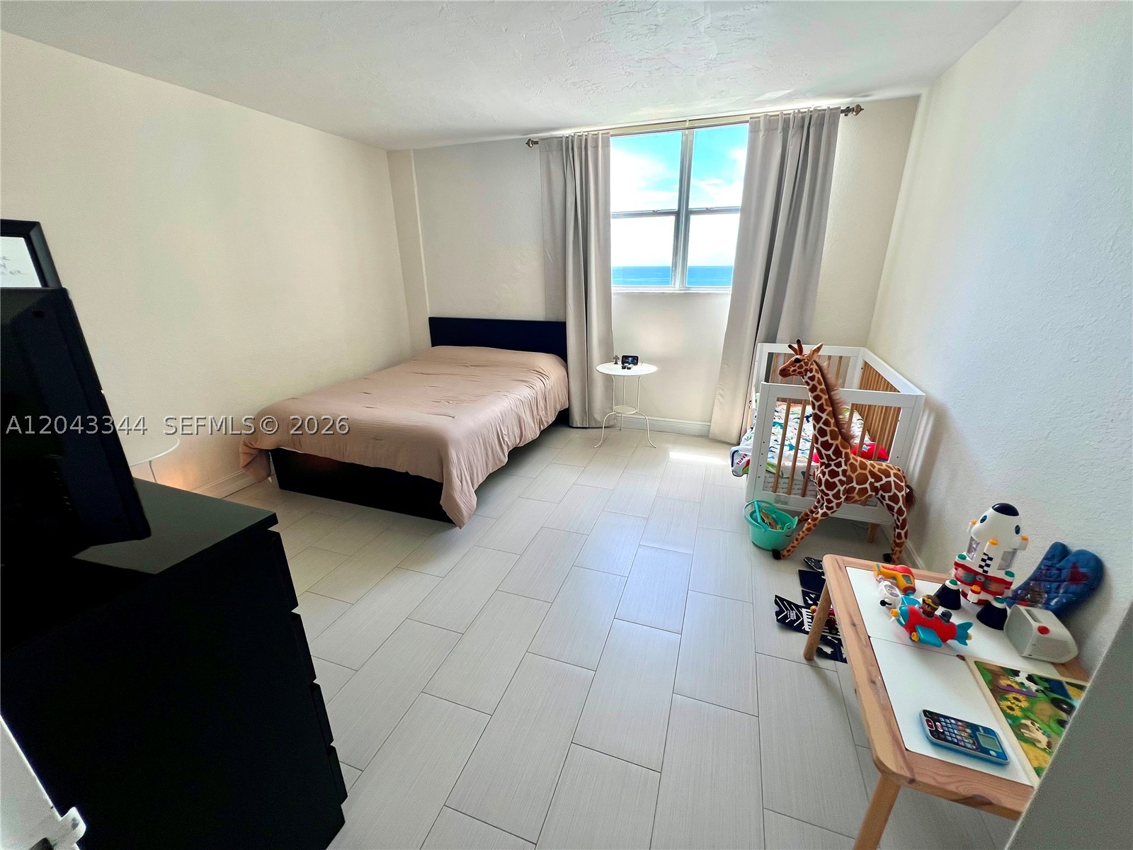 TIDES ON HOLLYWOOD BEACH - Residential