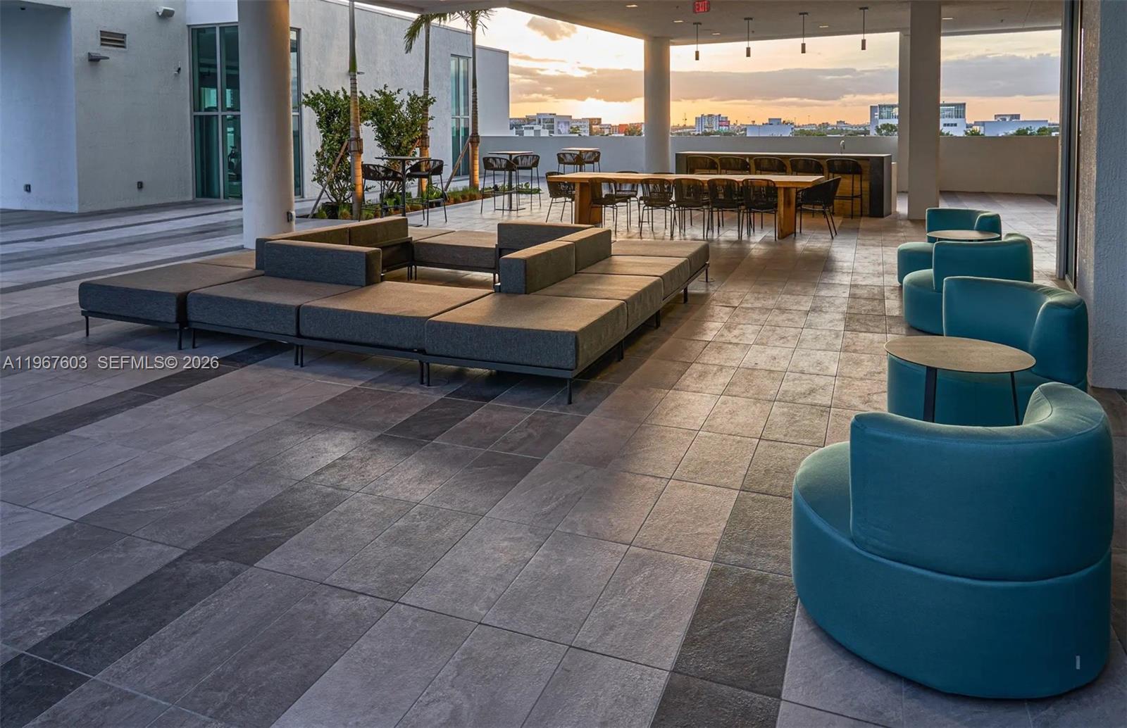 QUADRO CONDO - Residential