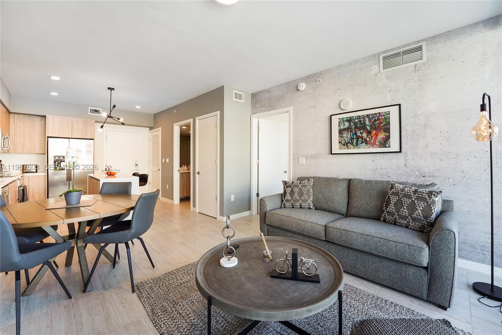 QUADRO CONDO - Residential