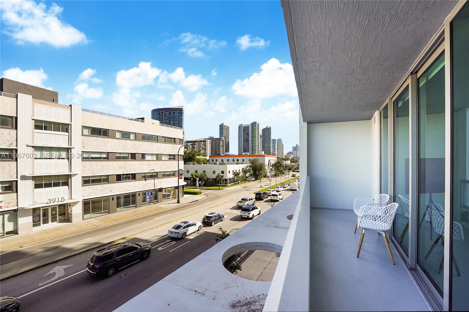 QUADRO CONDO - Residential