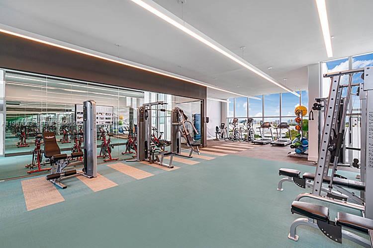 QUADRO CONDO - Residential
