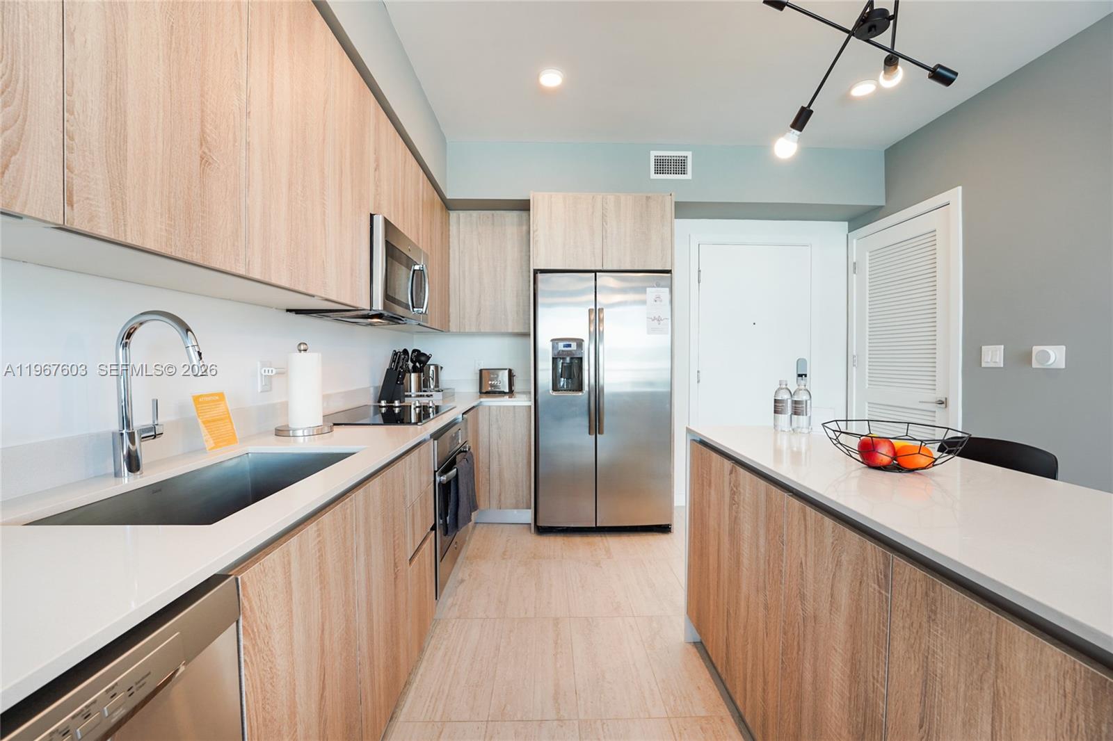 QUADRO CONDO - Residential
