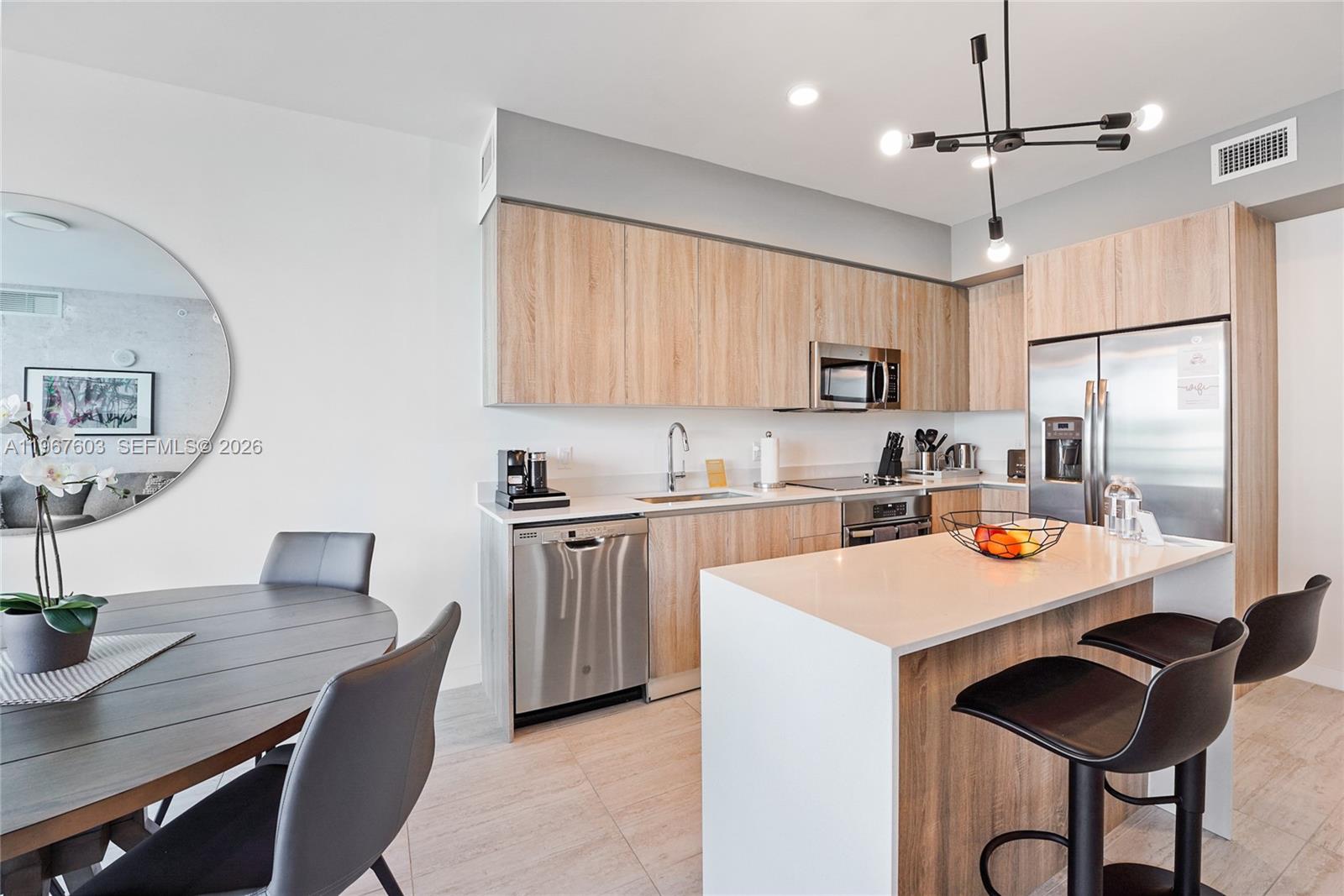 QUADRO CONDO - Residential