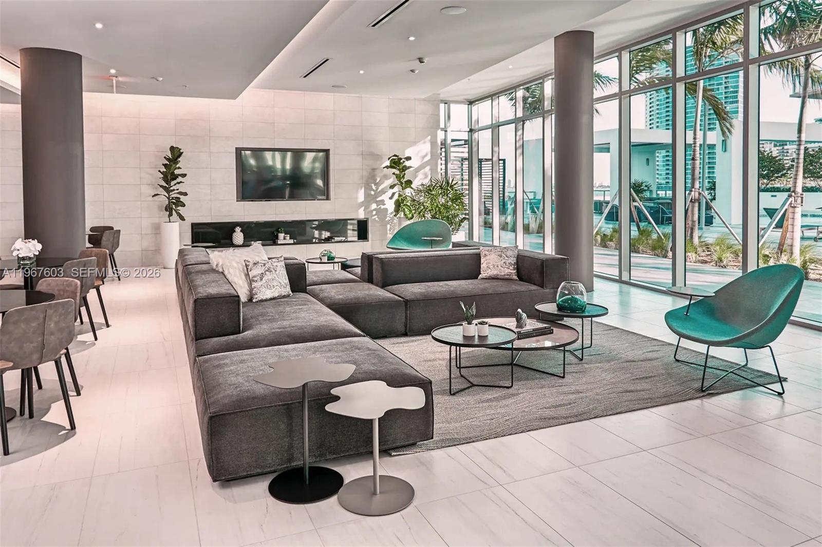 QUADRO CONDO - Residential