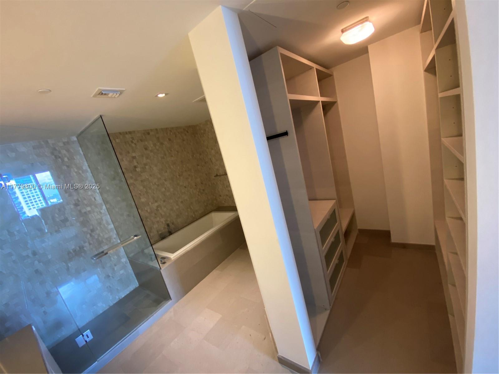 REACH CONDO - Residential Lease