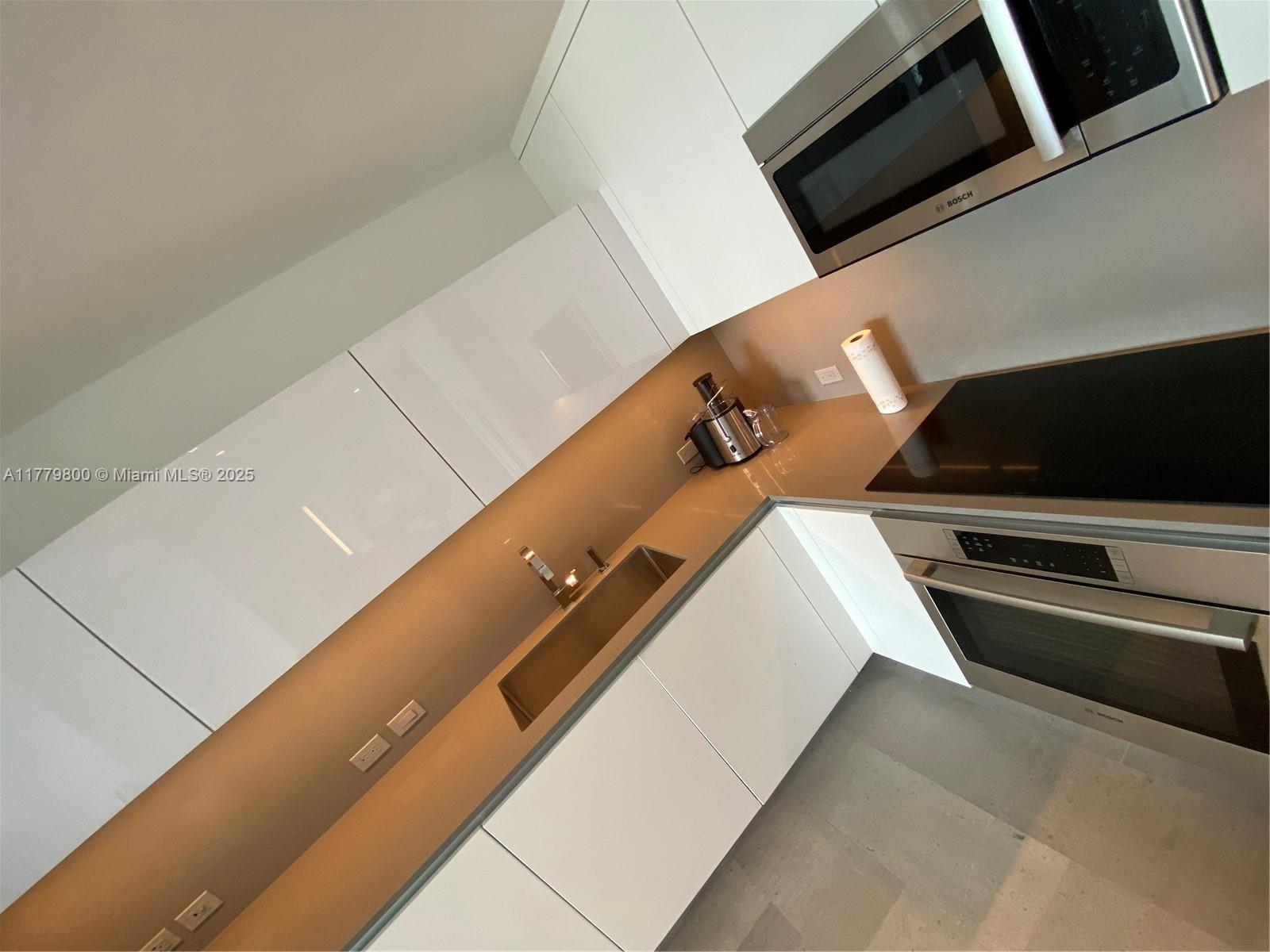REACH CONDO - Residential Lease