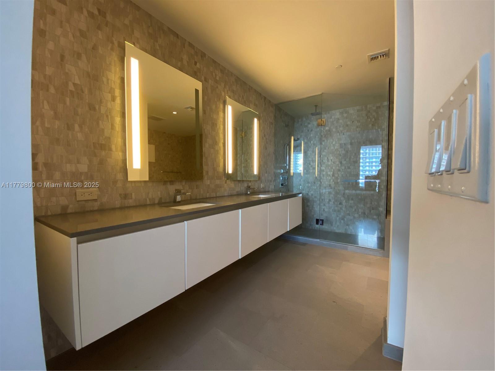 REACH CONDO - Residential Lease
