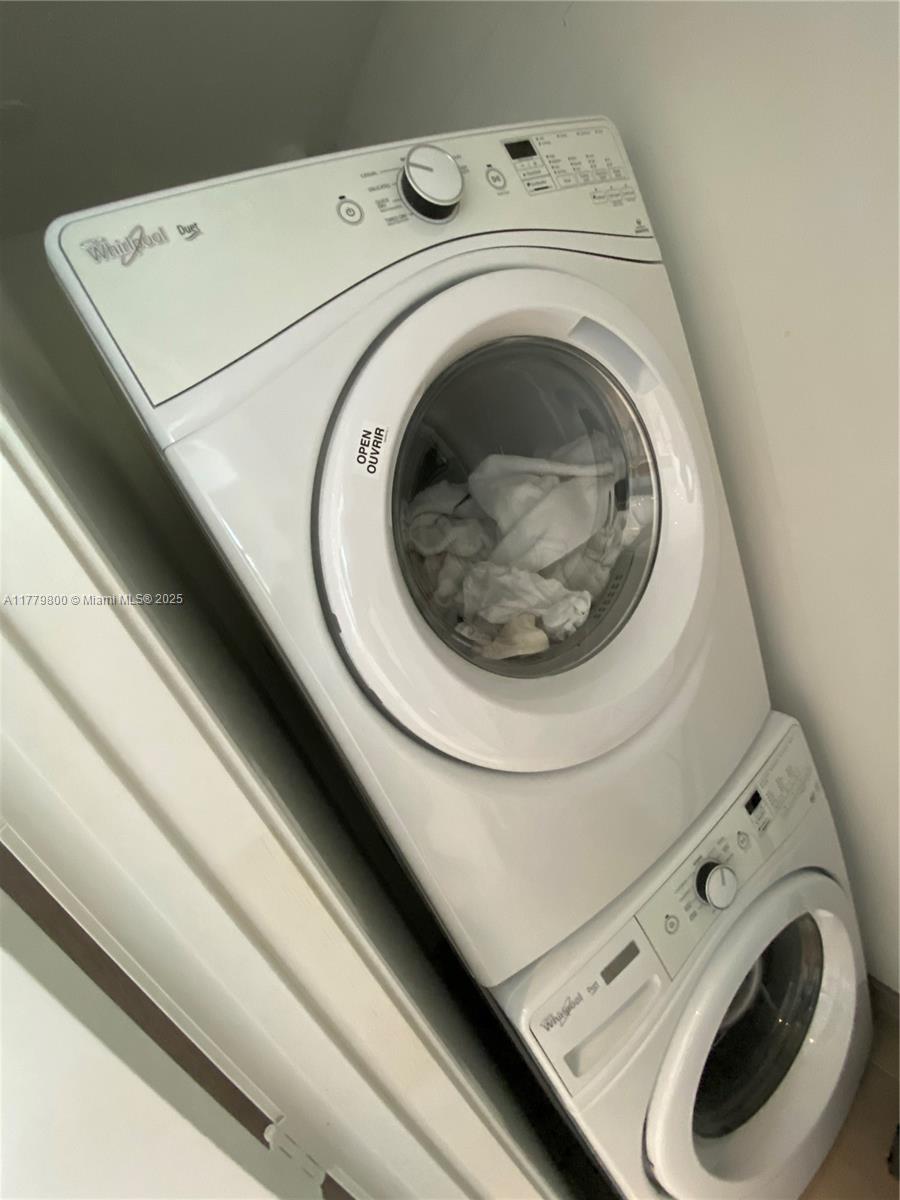 REACH CONDO - Residential Lease