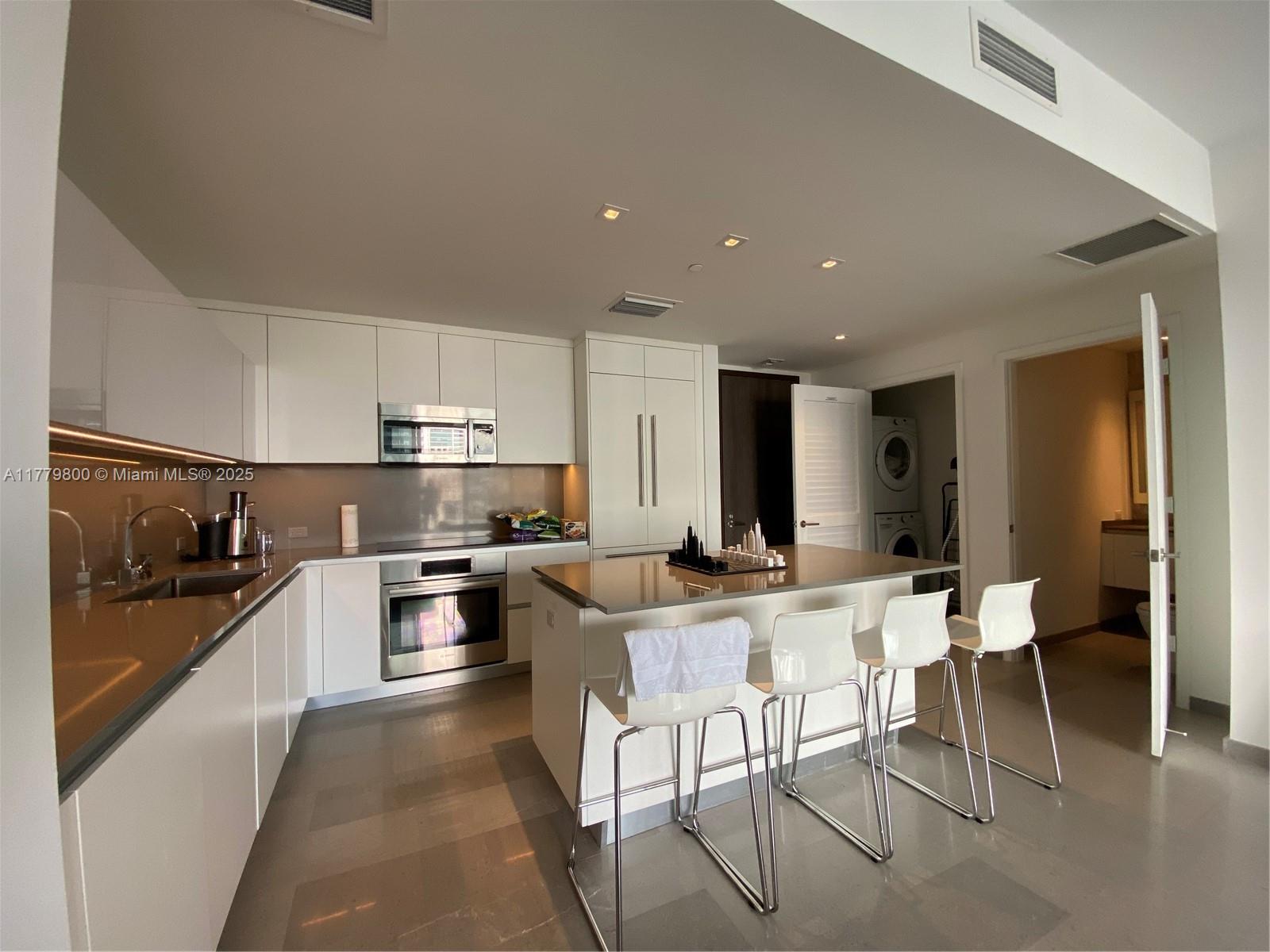 REACH CONDO - Residential Lease