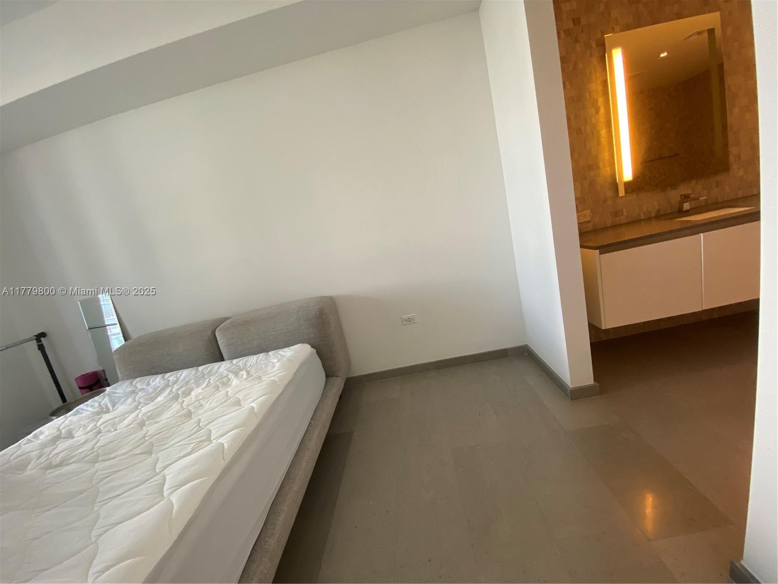 REACH CONDO - Residential Lease