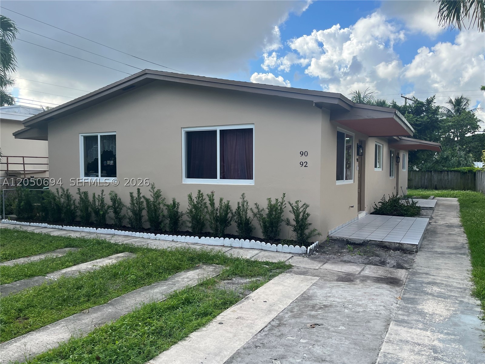 Great location right off Palm Avenue and 15 Street. Large 2/1 Duplex, front unit, remodeled kitchen and bathroom, stainless steel appliances, large bedrooms and parking spaces in excellent condition. This property does not have a backyard.
