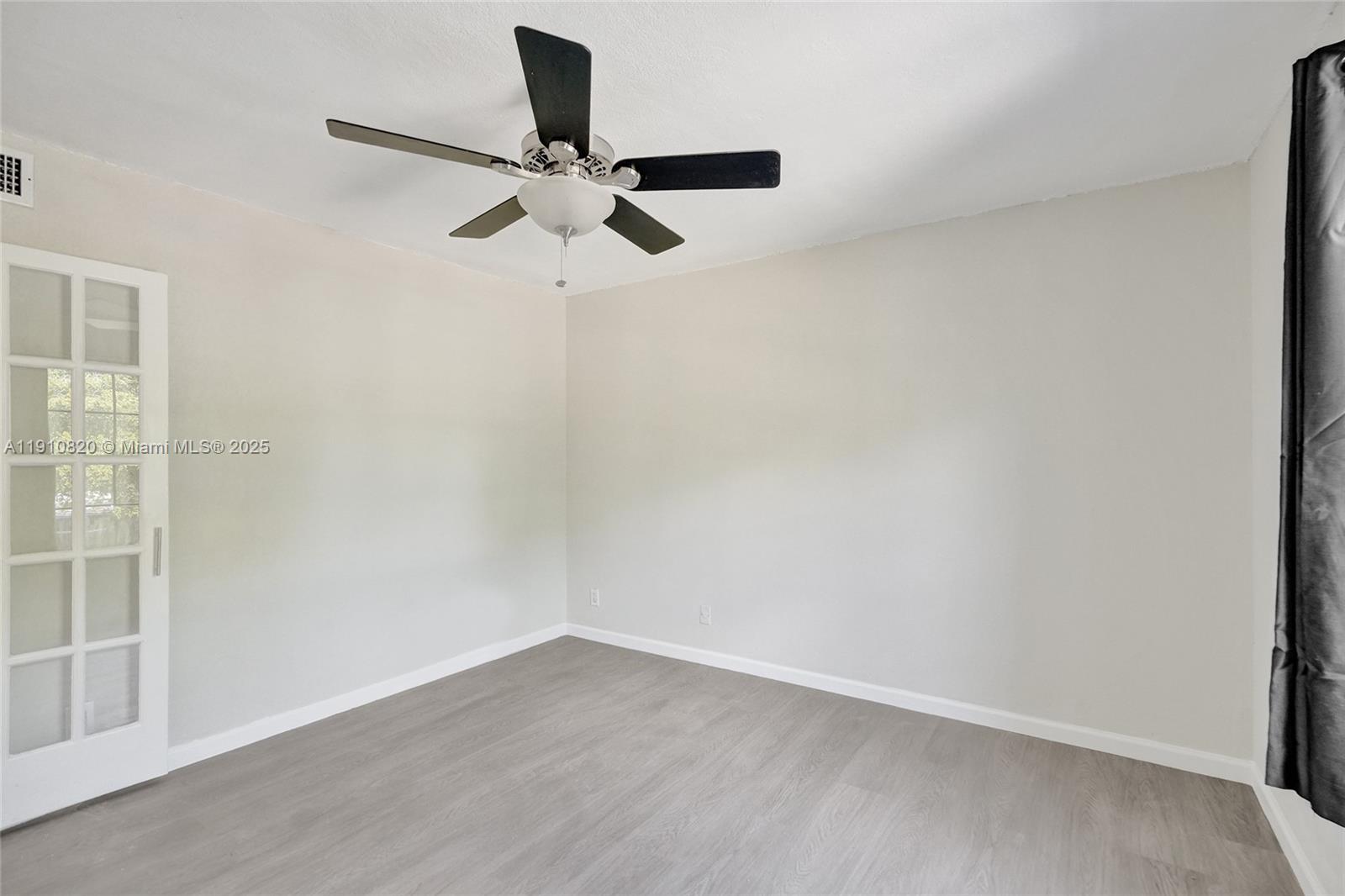 WOOD HUE I CONDO - Residential