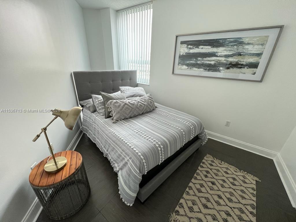 Gorgeous Bay Front unit in one of the best buildings of Edgewater. Large 2 bedrooms 2 bathrooms fully furnished, equipped, and ready to move in. Parking space, washer, dryer, and Balcony. Cite is an amazing family-oriented, quiet condo ideally located in the heart of Miami. Located right across from Margaret Pace Park with tennis courts, basketball courts, and more!