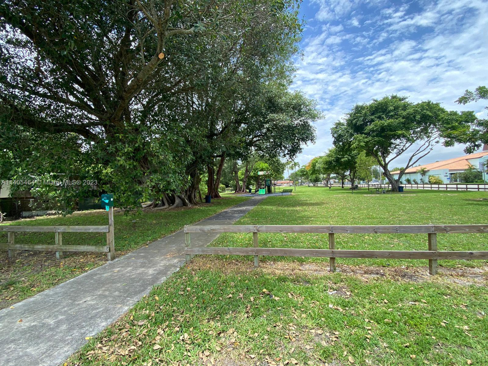 FLORAL PK 1ST AMD - Residential Lease