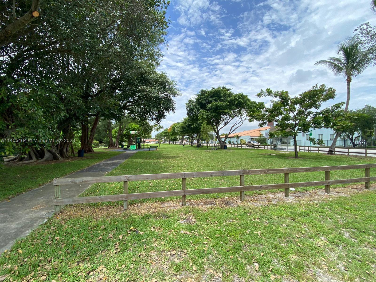 FLORAL PK 1ST AMD - Residential Lease