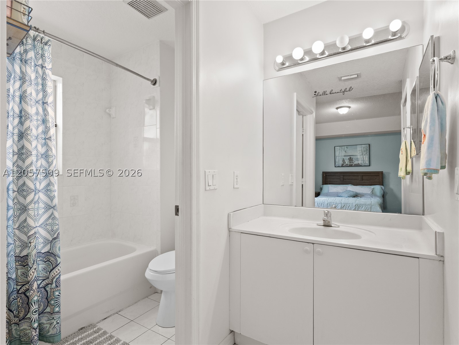 VENETIA GROVE - Residential