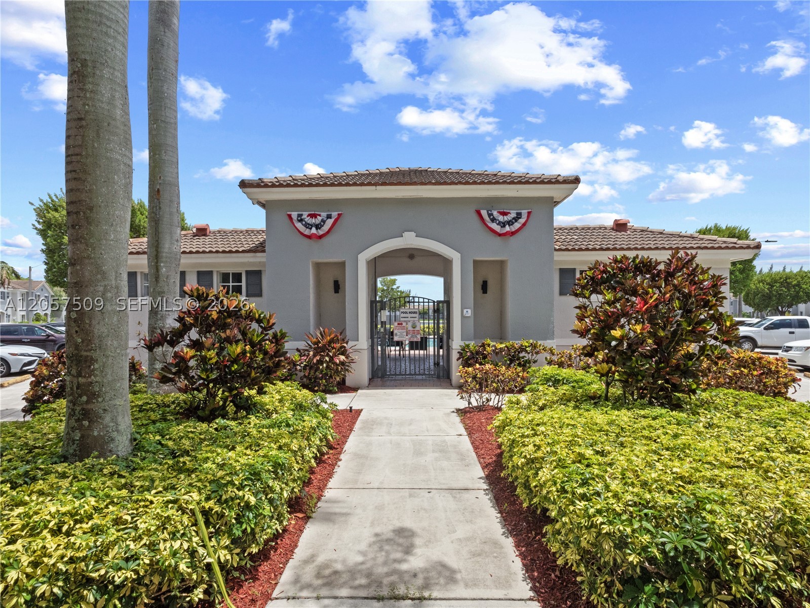 VENETIA GROVE - Residential