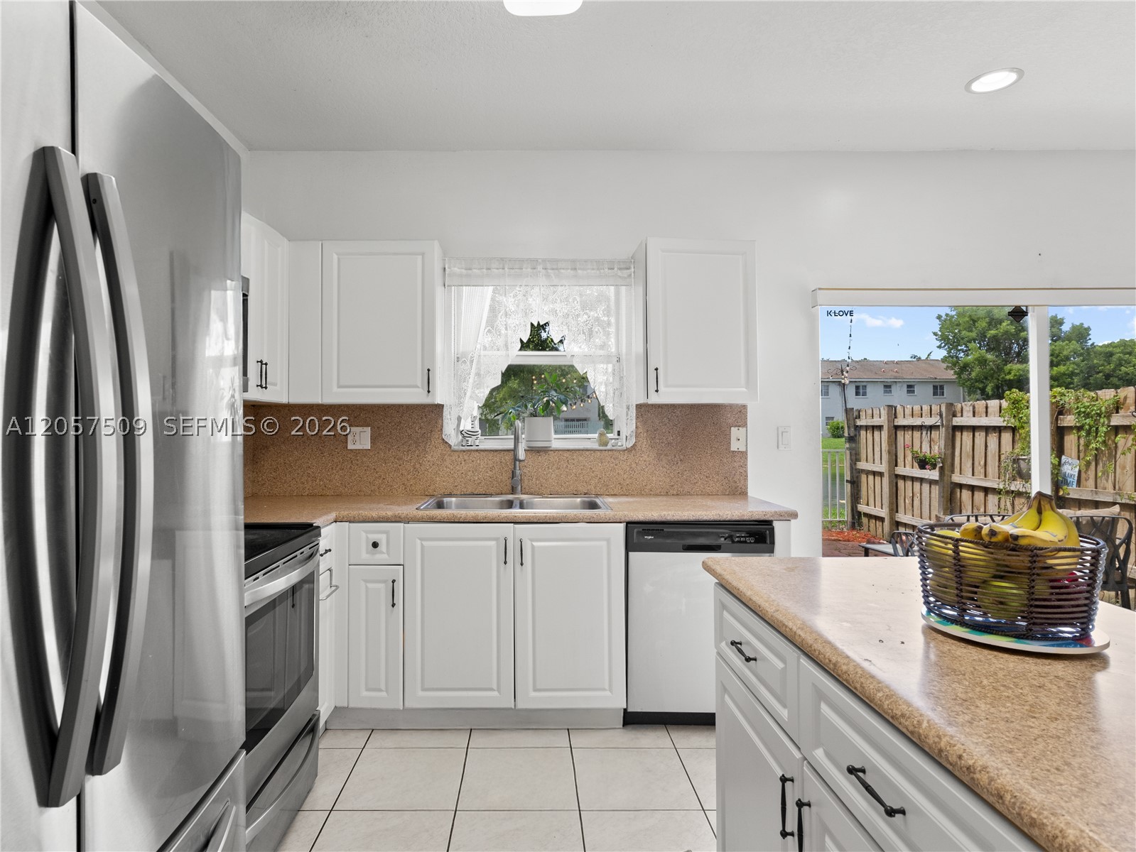 VENETIA GROVE - Residential