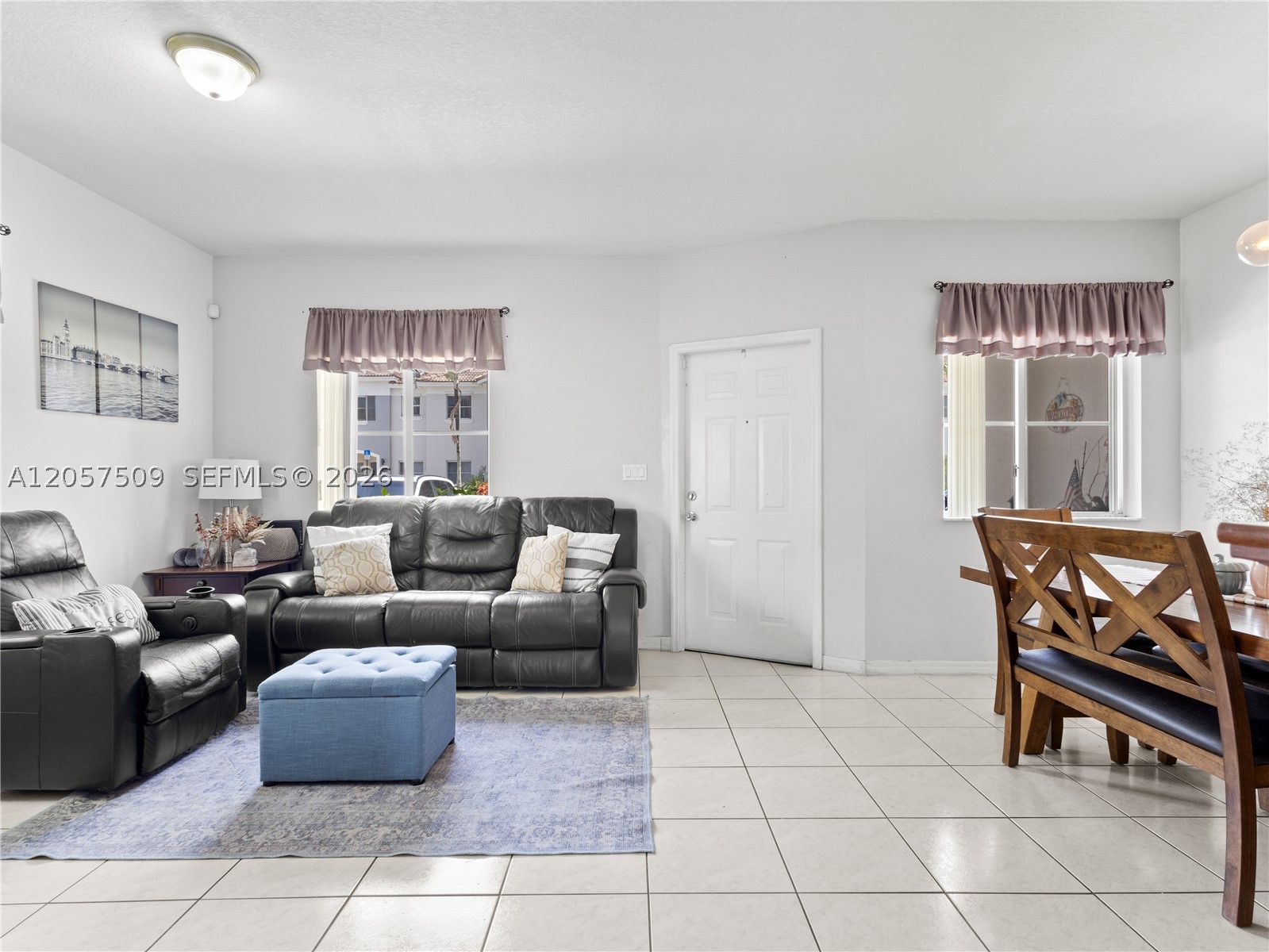 VENETIA GROVE - Residential