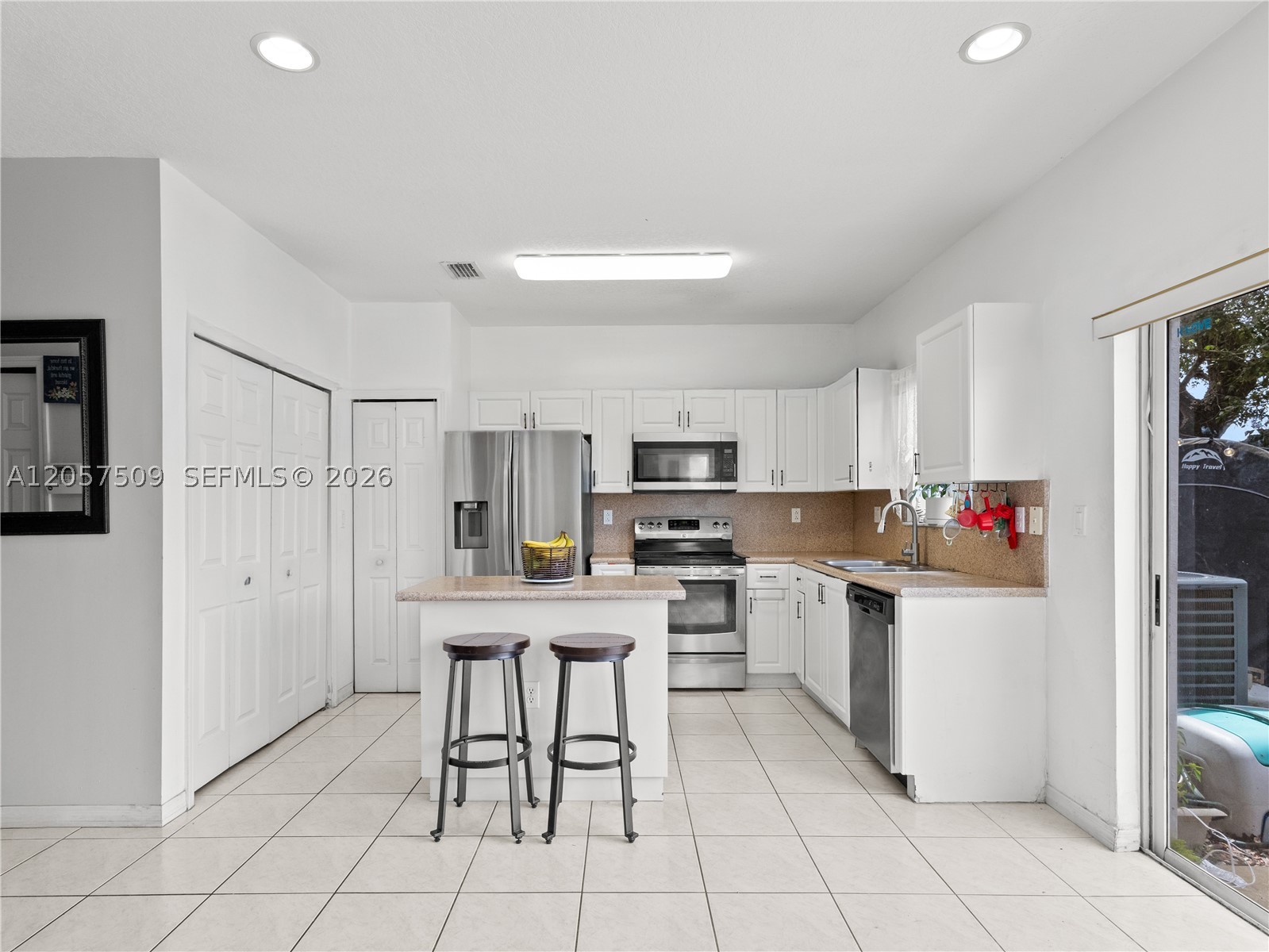 VENETIA GROVE - Residential