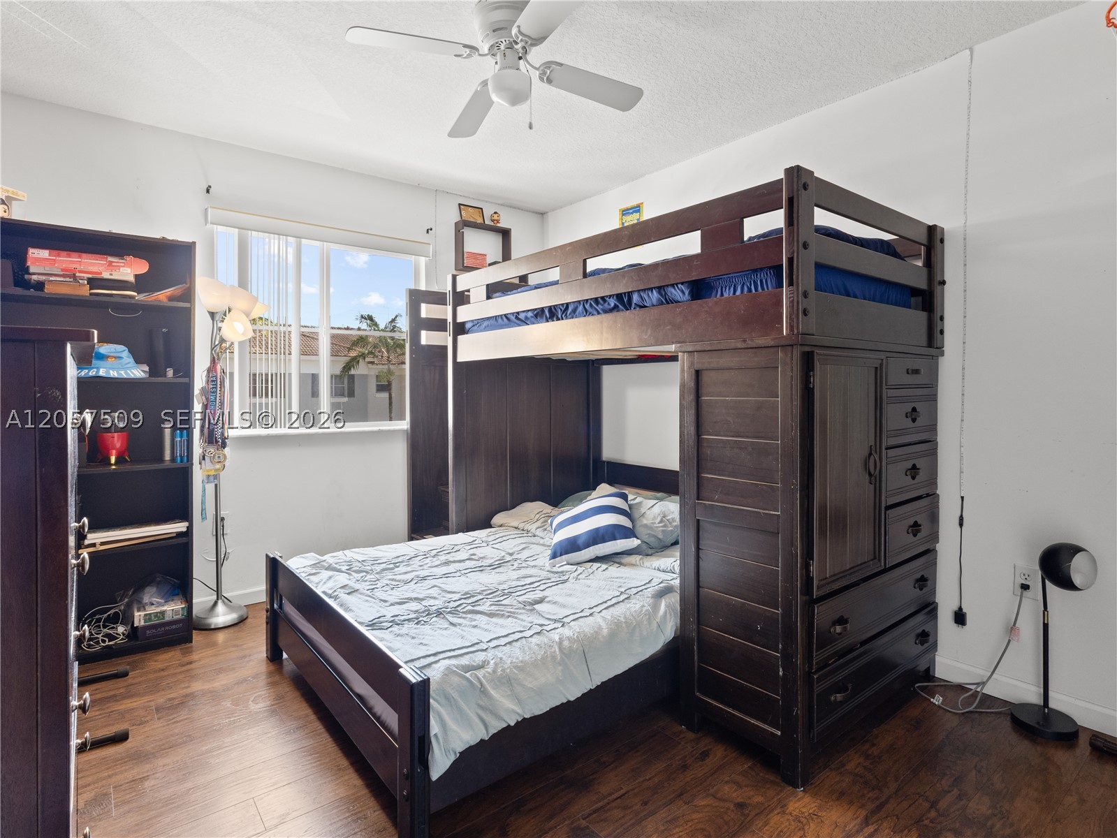 VENETIA GROVE - Residential