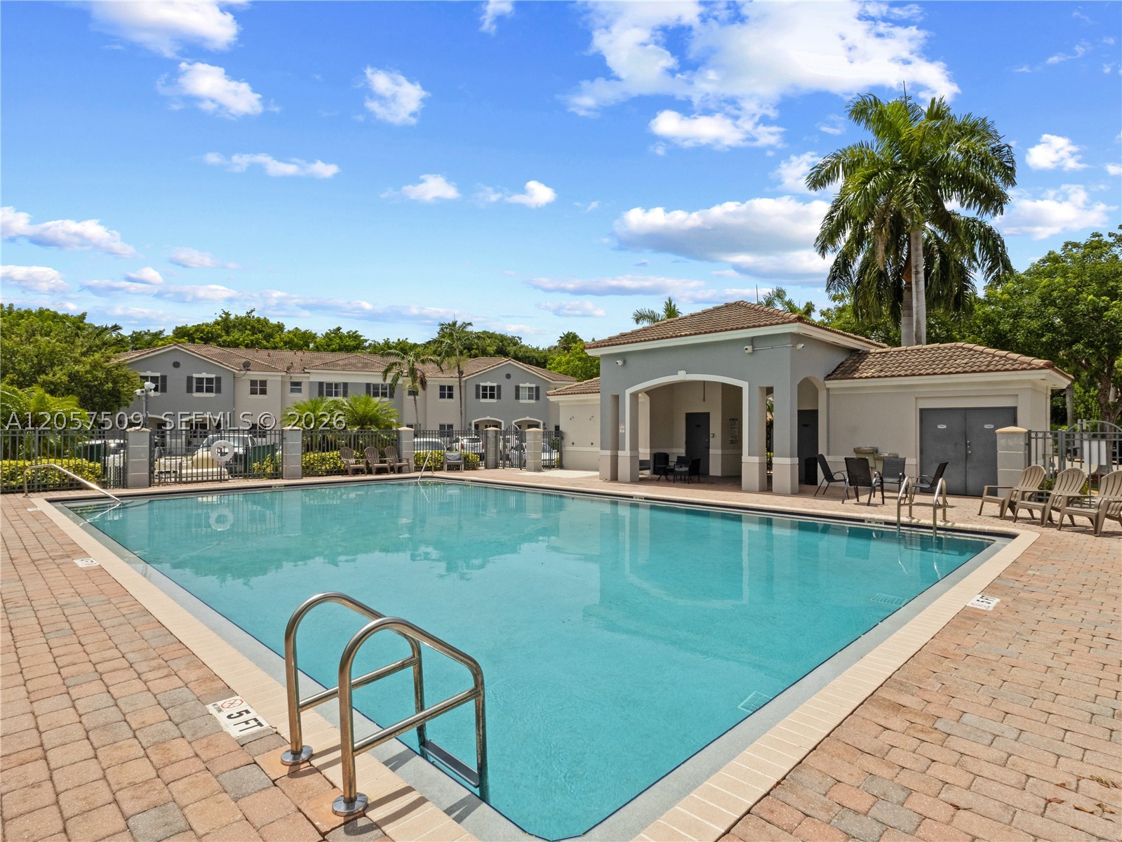 VENETIA GROVE - Residential