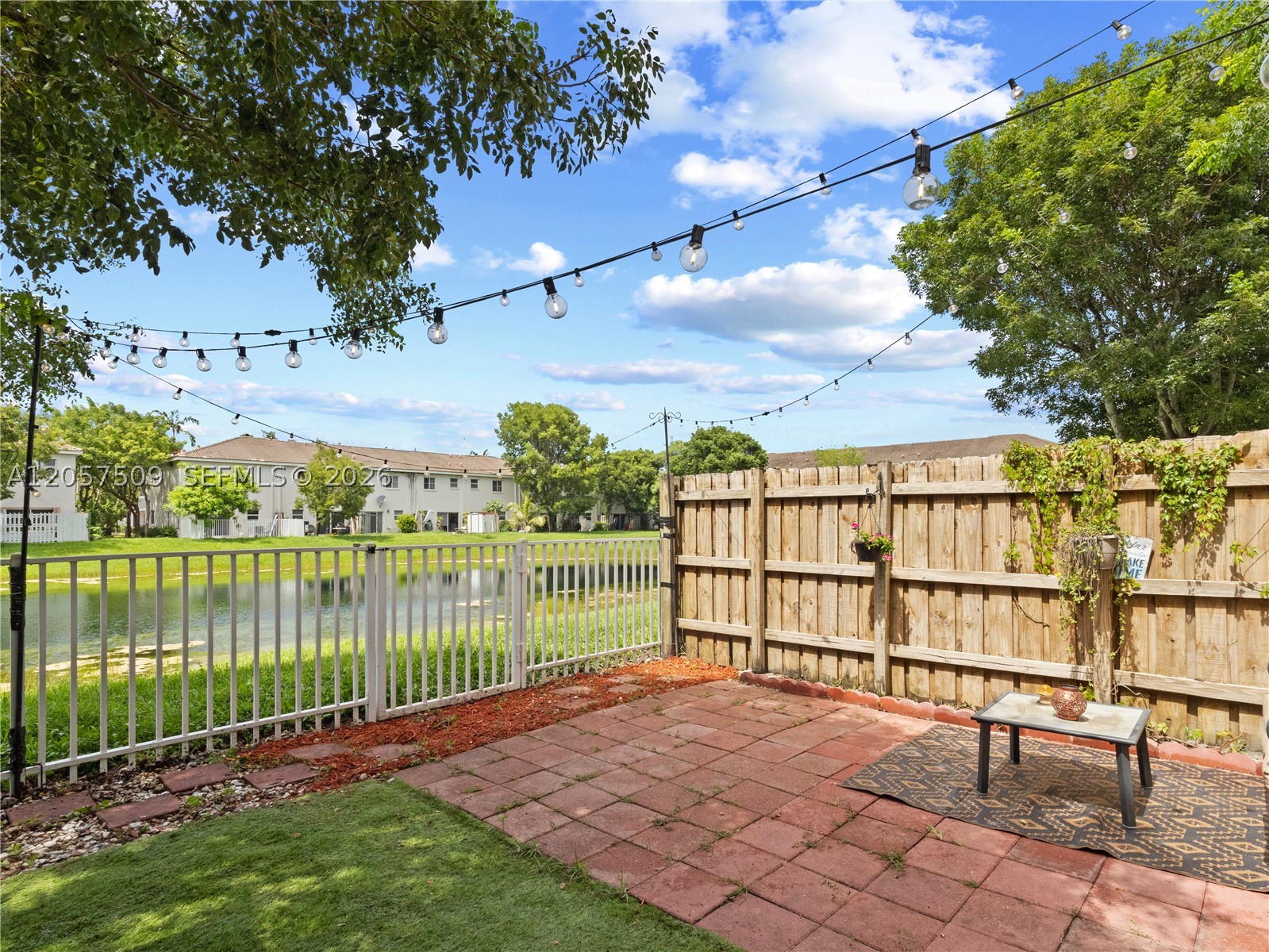 VENETIA GROVE - Residential