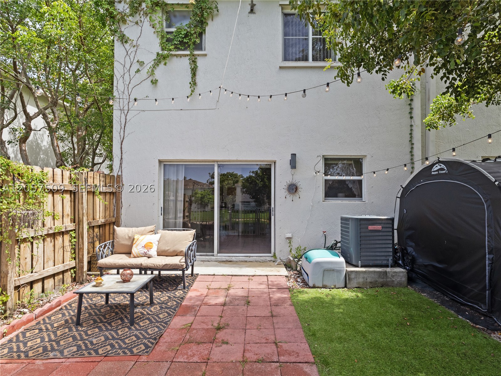 VENETIA GROVE - Residential