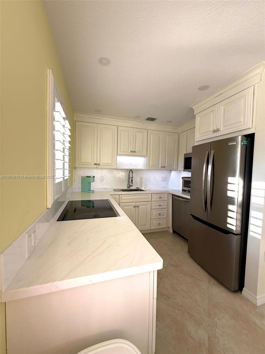 CEDAR POINTE CONDO - Residential