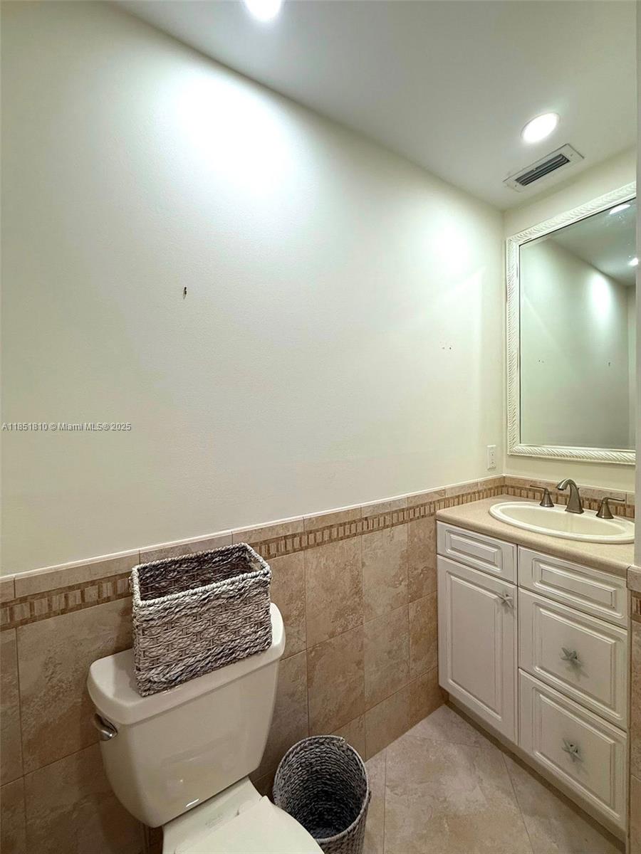 CEDAR POINTE CONDO - Residential