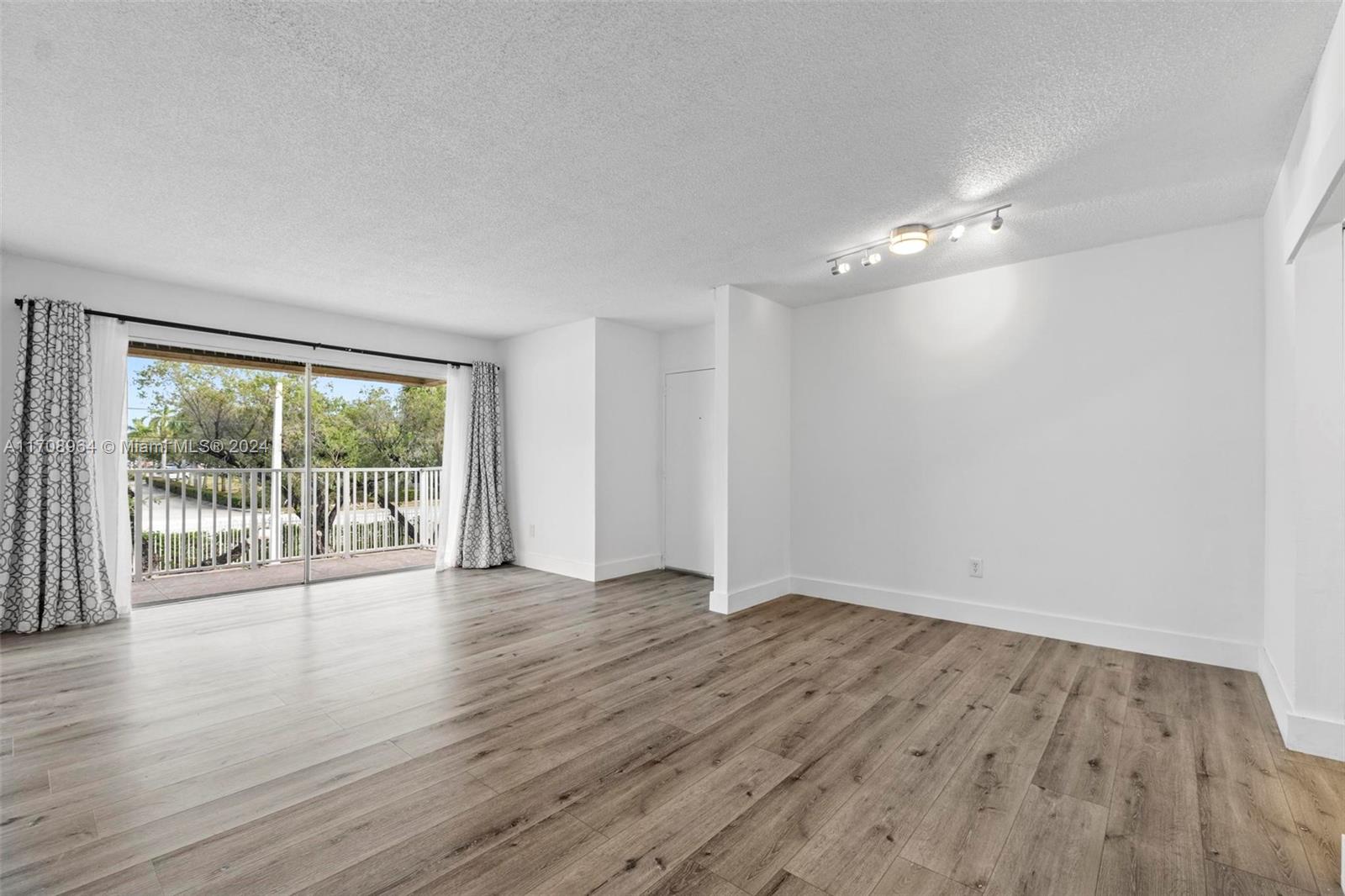 DORAL GARDENS CONDO - Residential