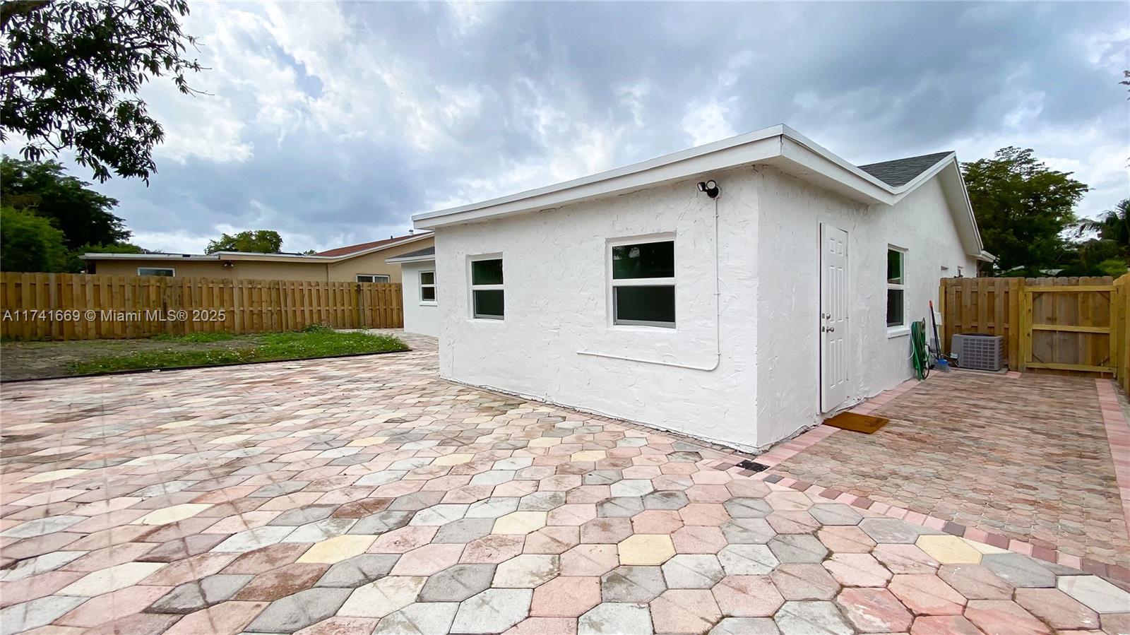 SANDALFOOT COVE SEC 7 AND - Residential Lease