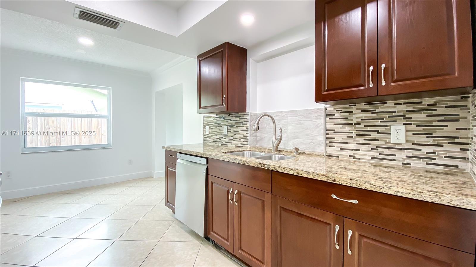 SANDALFOOT COVE SEC 7 AND - Residential Lease