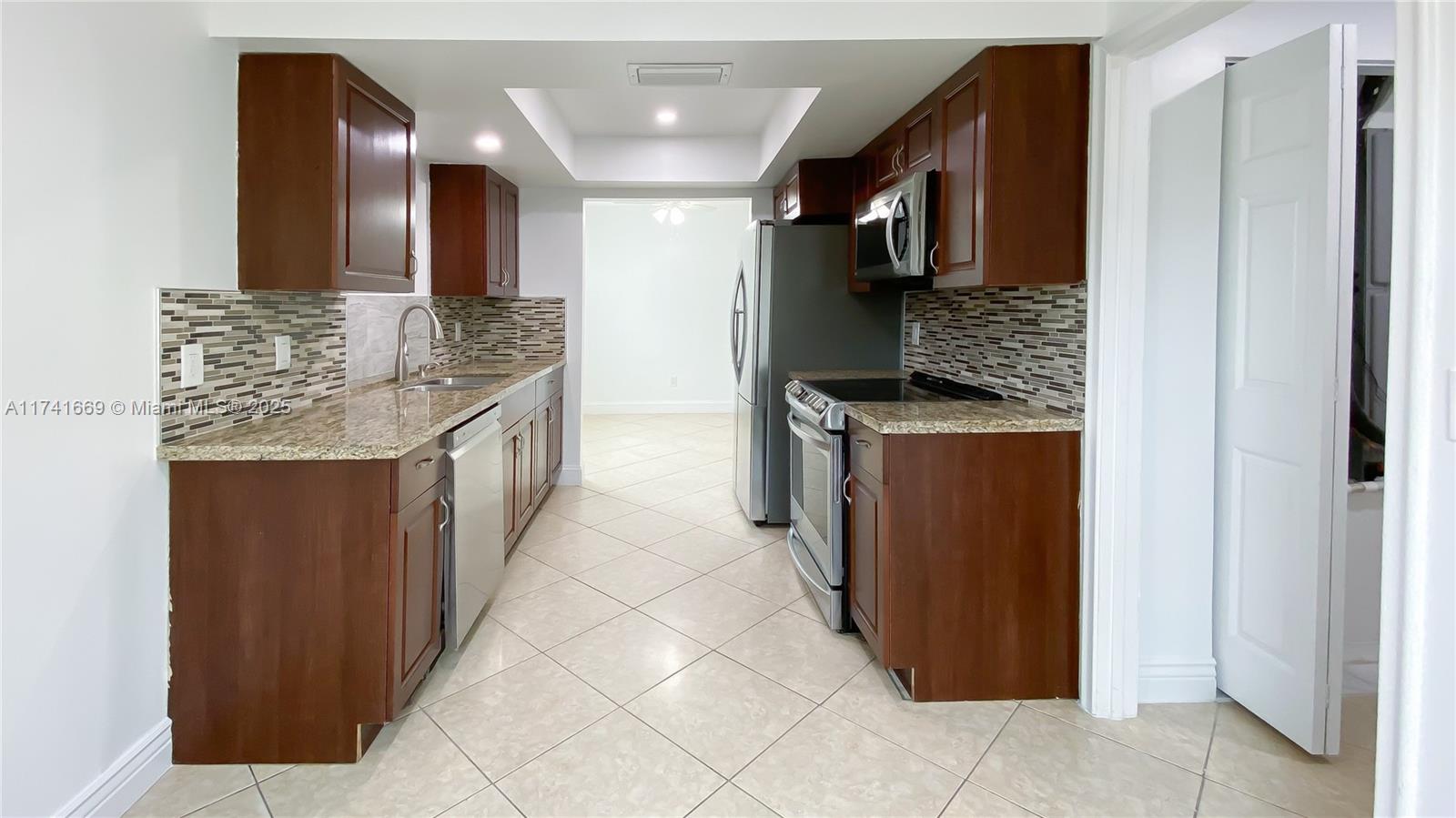 SANDALFOOT COVE SEC 7 AND - Residential Lease
