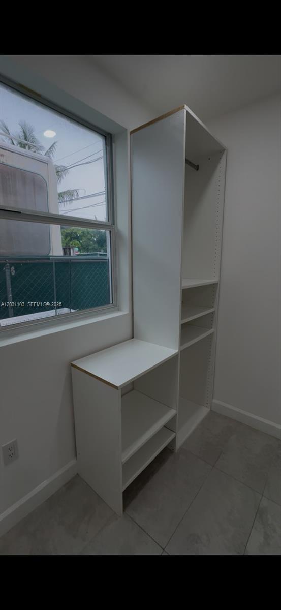 GLENROYAL SUB - Residential Lease