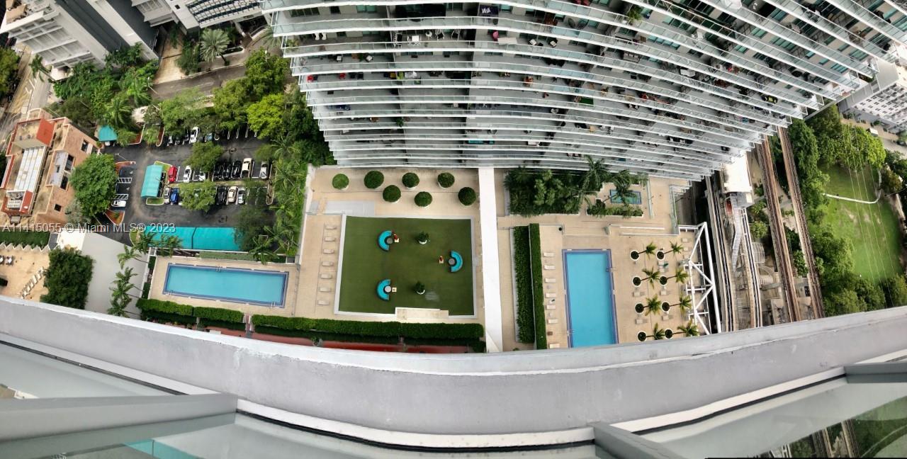 THE AXIS ON BRICKELL II C - Residential Lease
