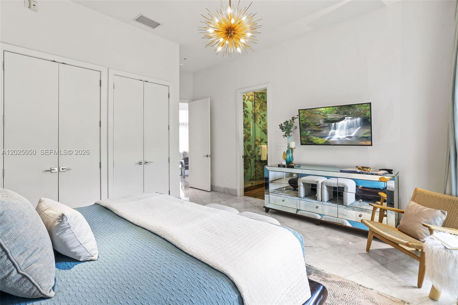 THE MERIDIAN CONDO - Residential