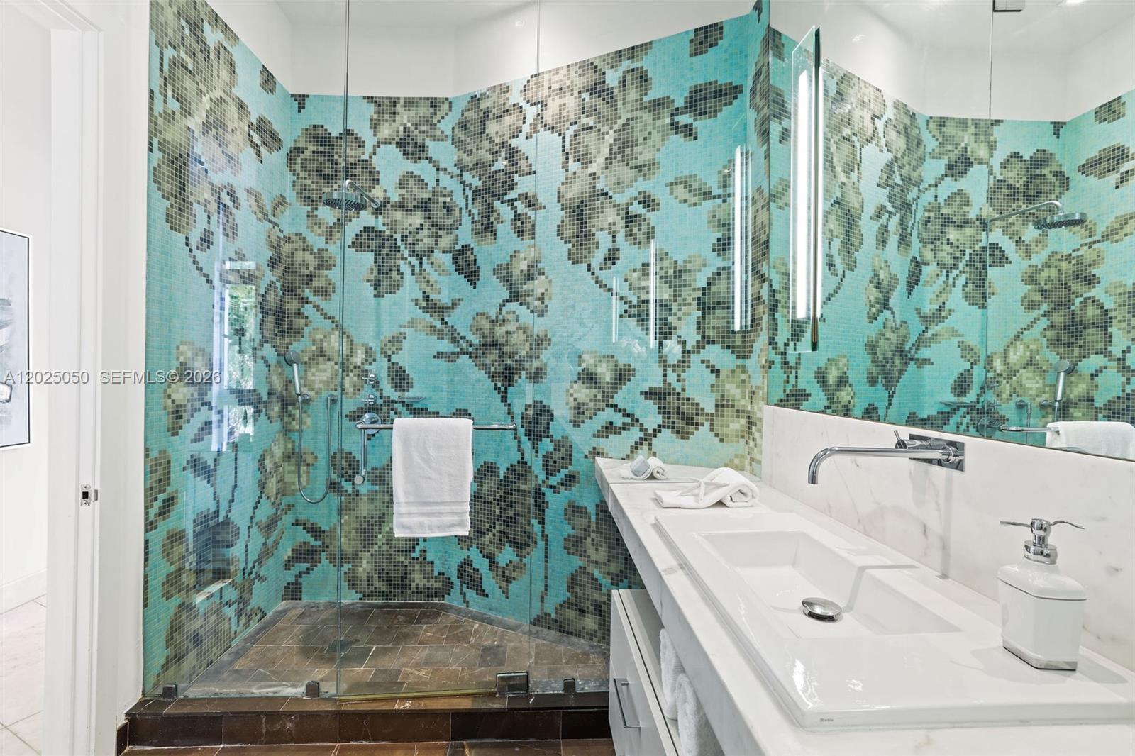THE MERIDIAN CONDO - Residential
