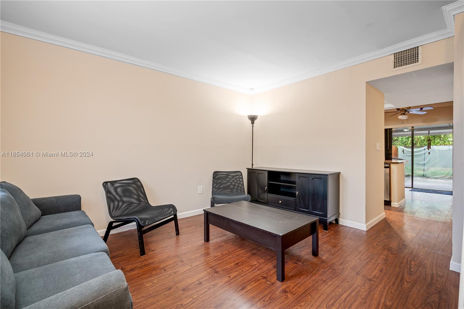 VILLAS UNIVERSITY SQUARE - Residential Lease