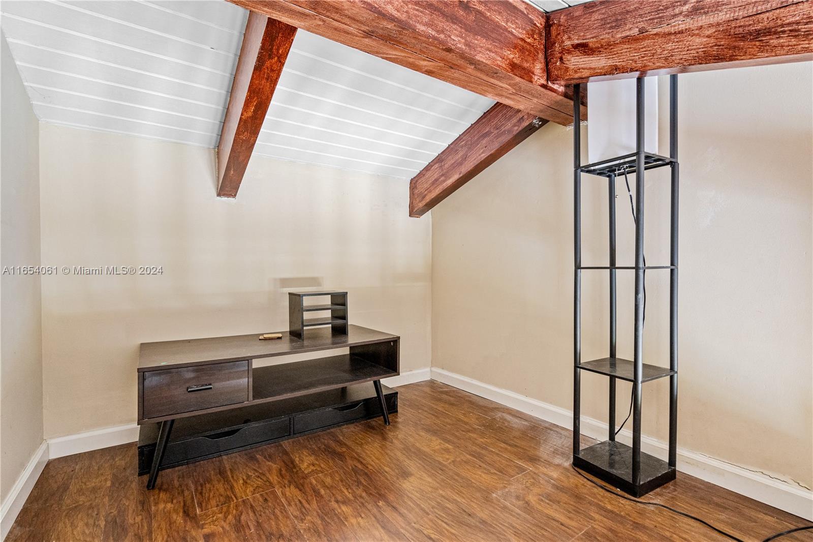 VILLAS UNIVERSITY SQUARE - Residential Lease
