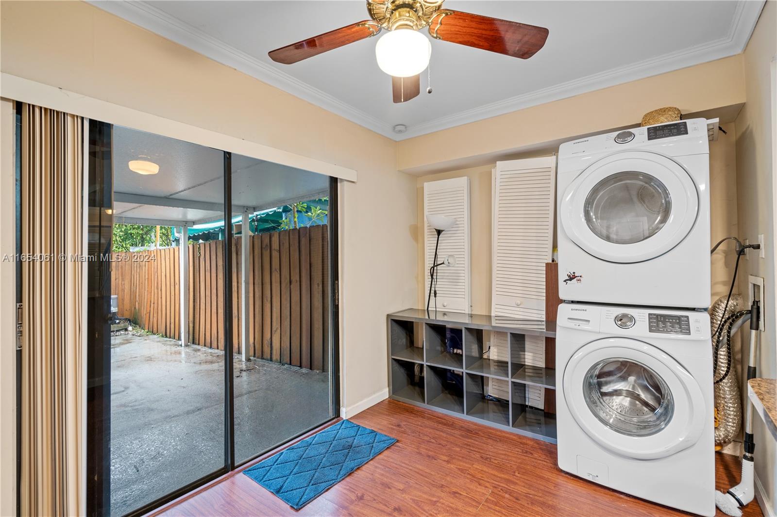 VILLAS UNIVERSITY SQUARE - Residential Lease
