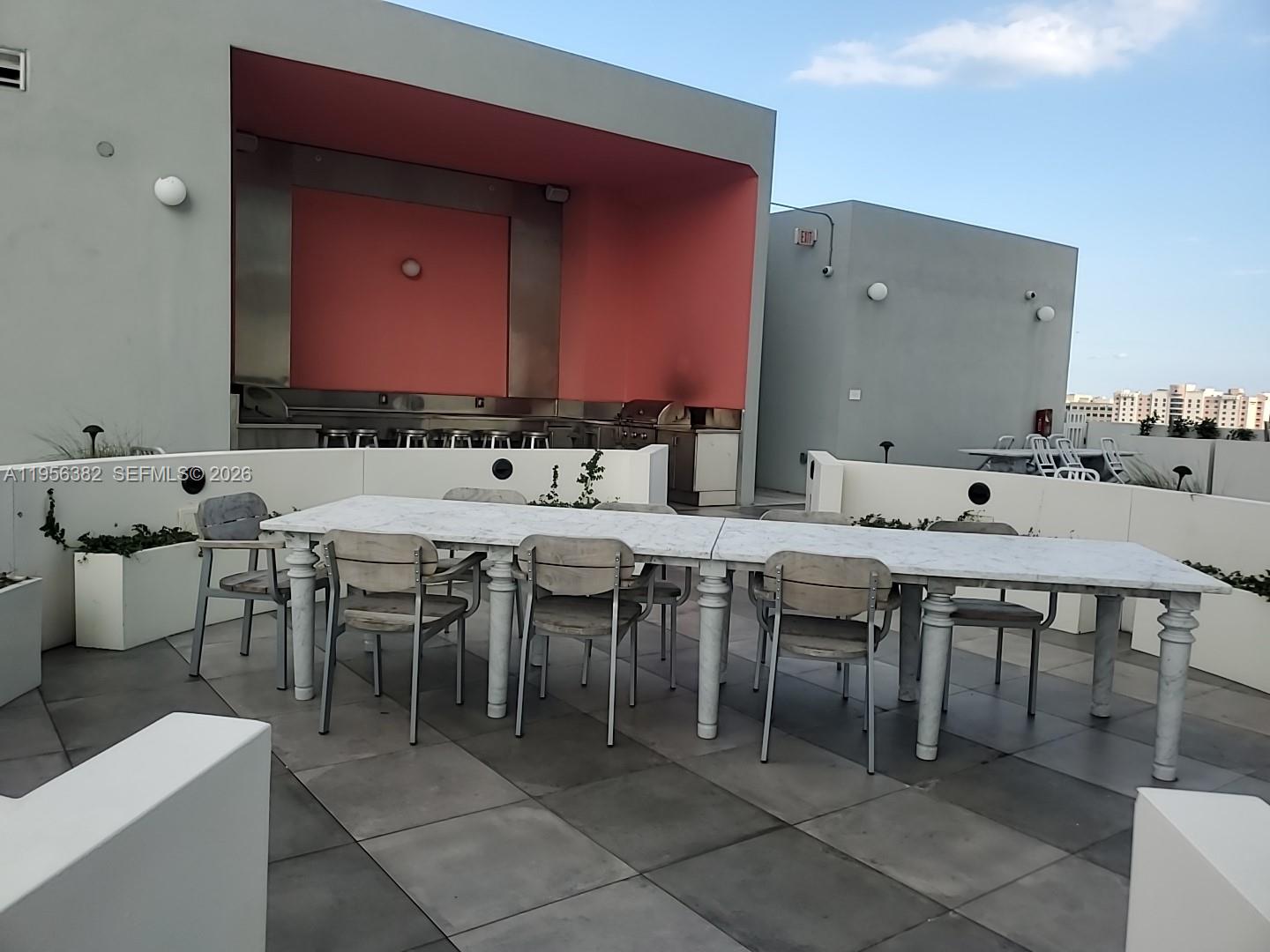 METROPICA NORTH TOWER ONE - Residential