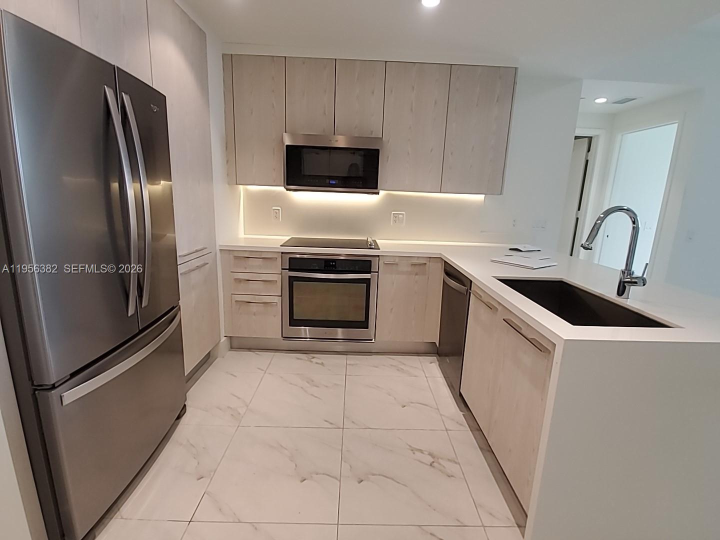METROPICA NORTH TOWER ONE - Residential