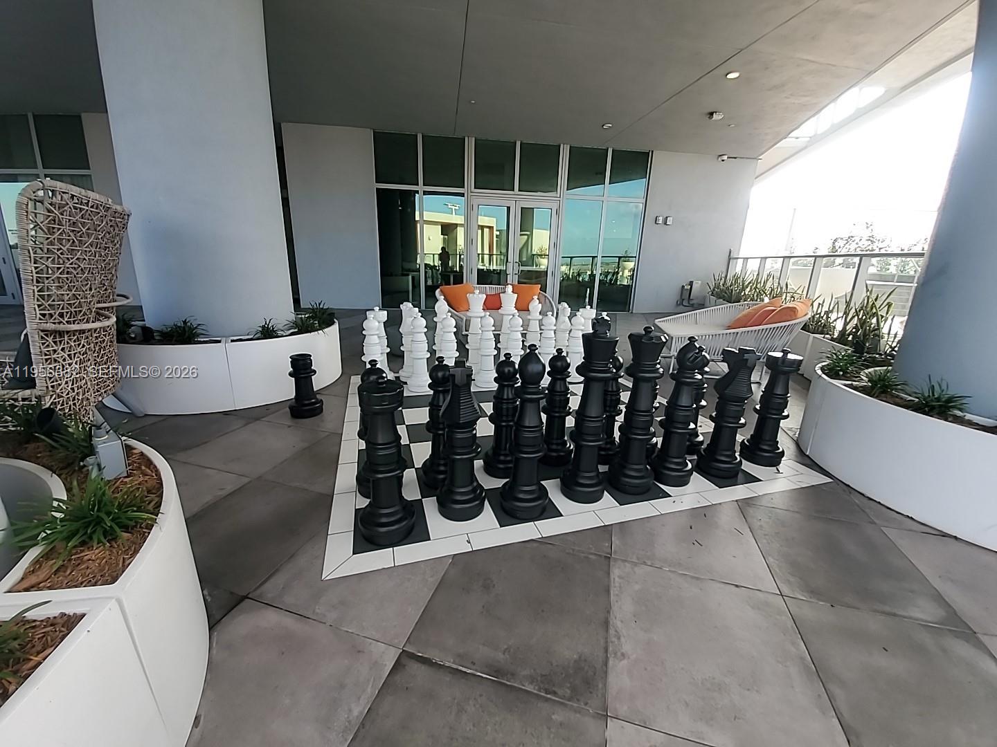 METROPICA NORTH TOWER ONE - Residential
