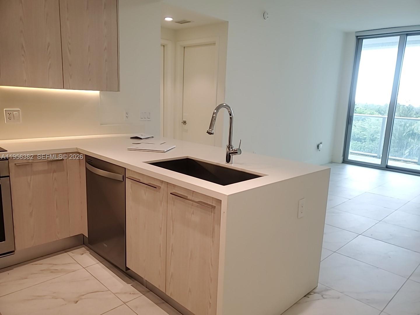 METROPICA NORTH TOWER ONE - Residential
