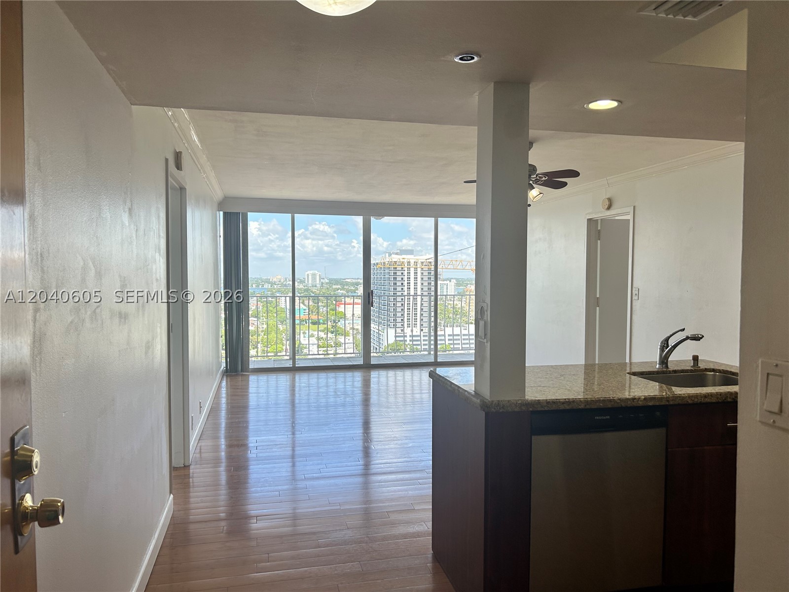 THE GRANDVIEW PALACE COND - Residential