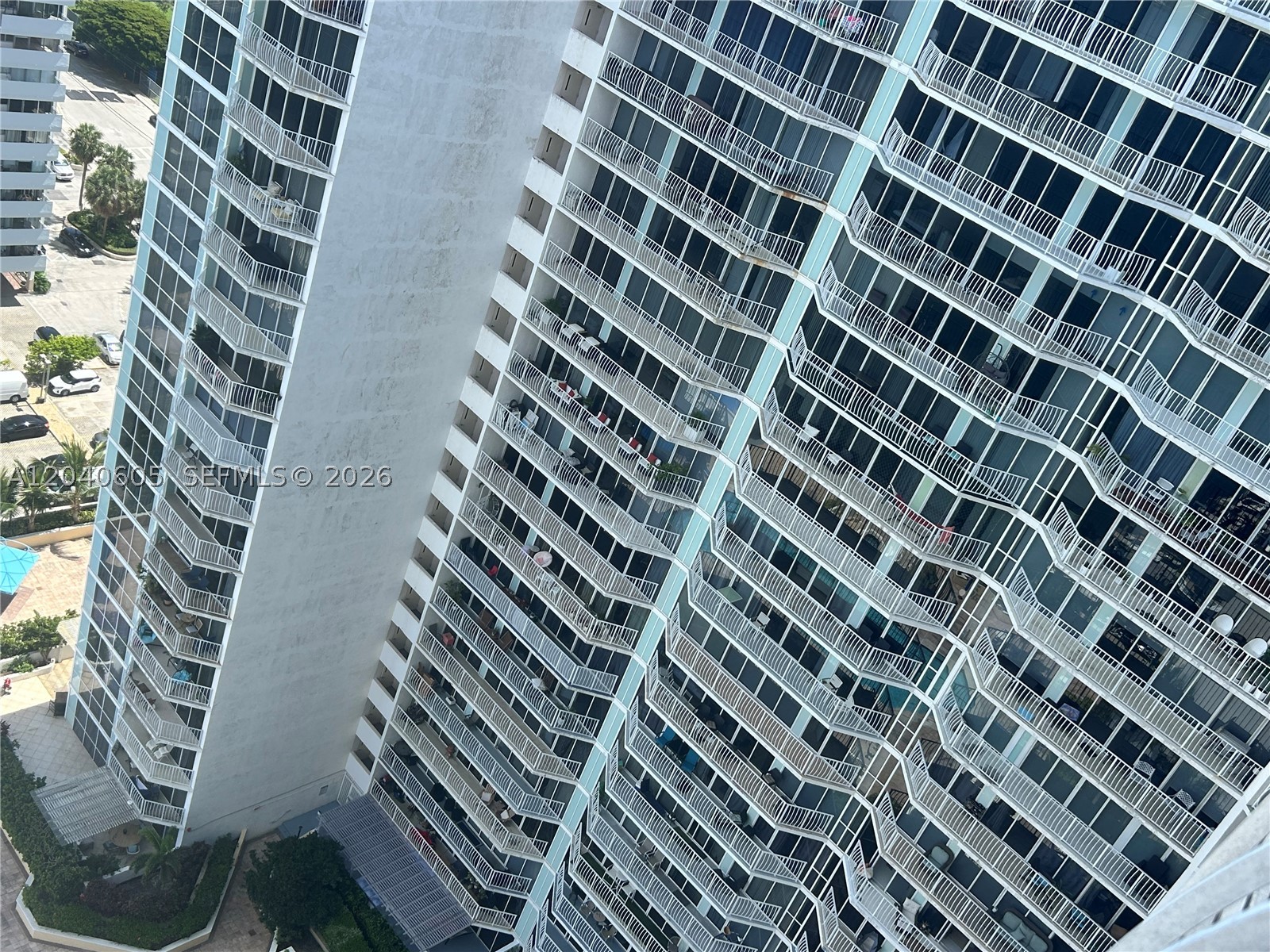 THE GRANDVIEW PALACE COND - Residential
