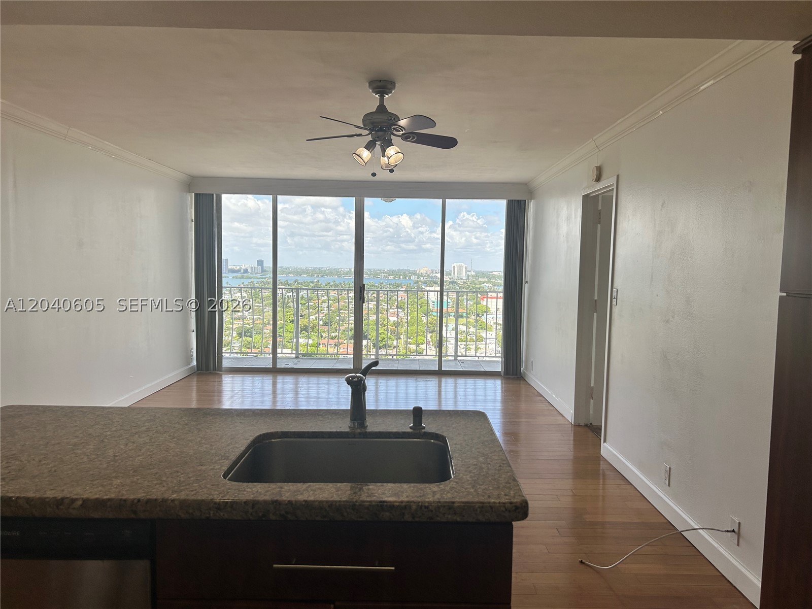 THE GRANDVIEW PALACE COND - Residential