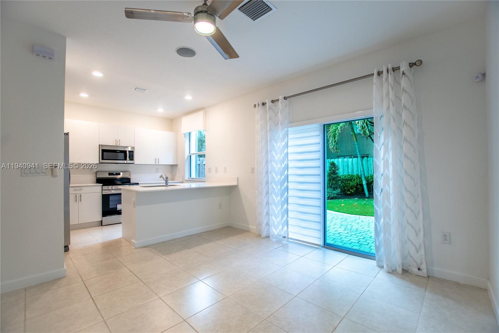 KEYS GATE RESIDENTIAL - Residential Lease