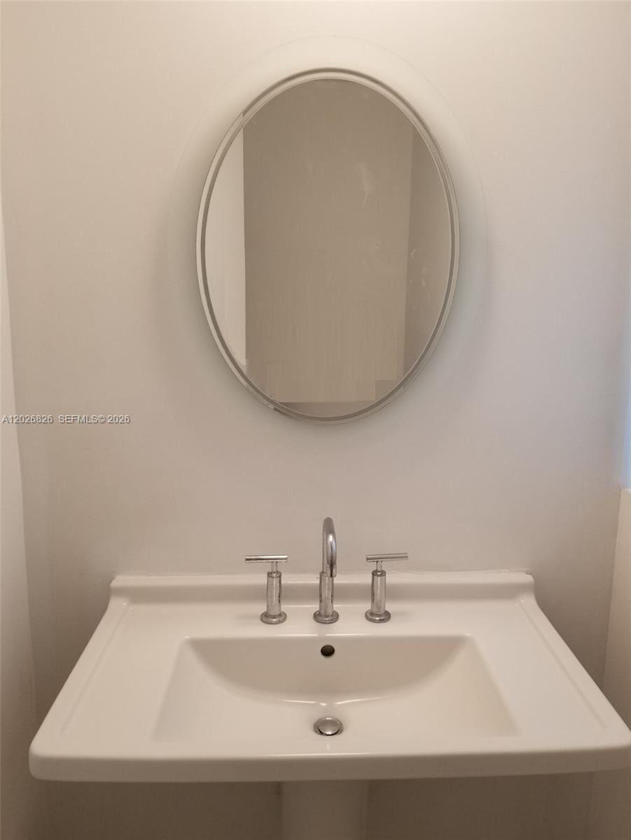 REGATTA AT INDIAN CREEK C - Residential